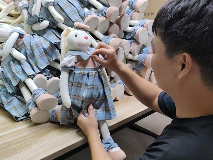 فحص الجودة — StarDream Toys plush toy factory in Shenzhen